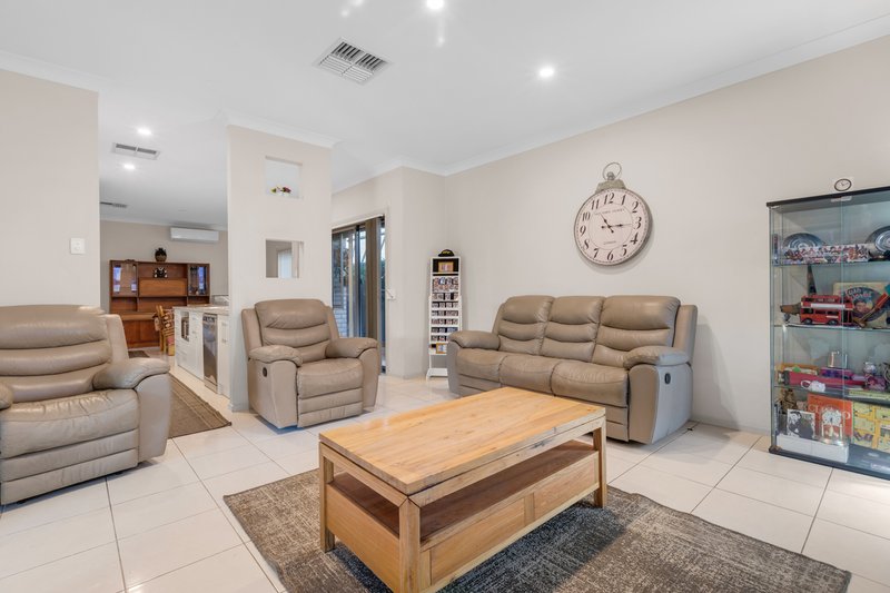 Photo - 9 Blue Lake Drive, Blakeview SA 5114 - Image 12
