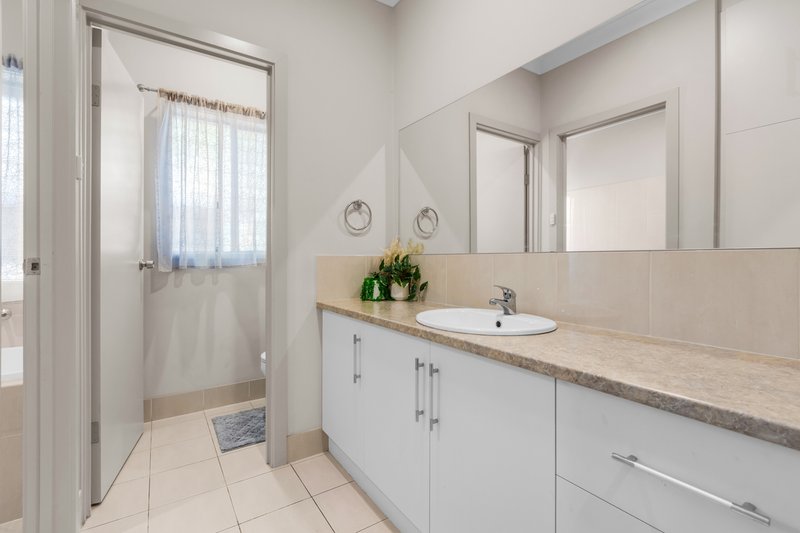 Photo - 9 Blue Lake Drive, Blakeview SA 5114 - Image 14