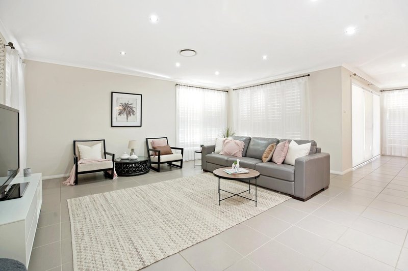 Photo - 9 Blue View Terrace, Glenmore Park NSW 2745 - Image 9