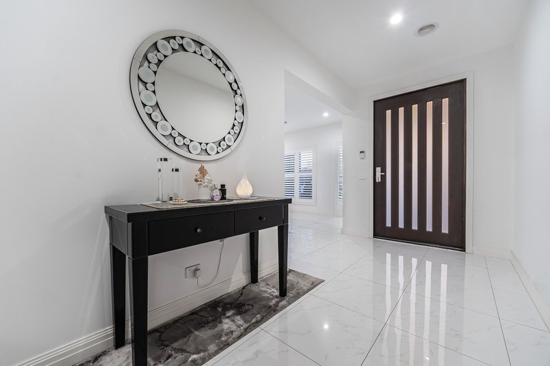 Photo - 9 Boardwalk Rise, Craigieburn VIC 3064 - Image 4