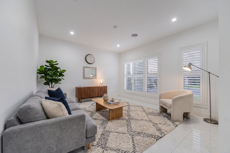 Photo - 9 Boardwalk Rise, Craigieburn VIC 3064 - Image 5