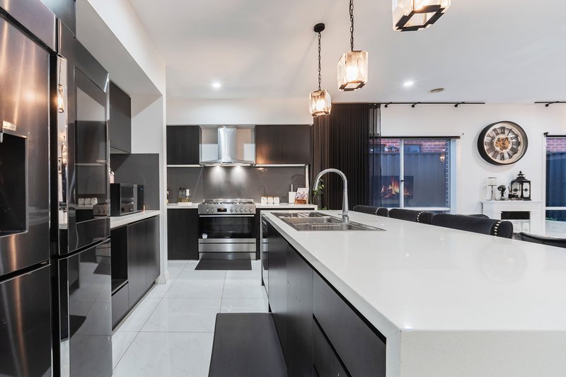 Photo - 9 Boardwalk Rise, Craigieburn VIC 3064 - Image 7