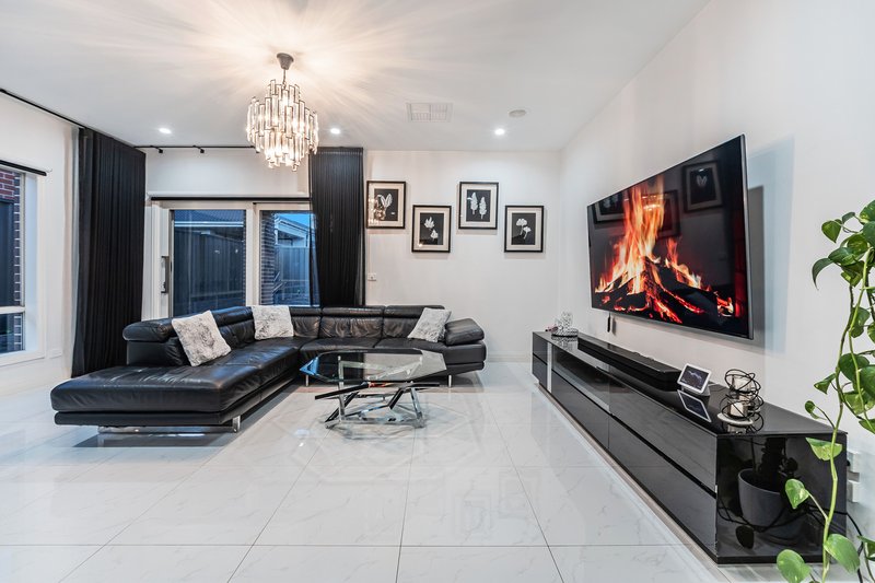 Photo - 9 Boardwalk Rise, Craigieburn VIC 3064 - Image 13