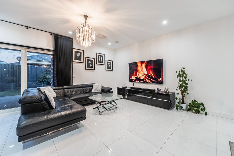 Photo - 9 Boardwalk Rise, Craigieburn VIC 3064 - Image 15