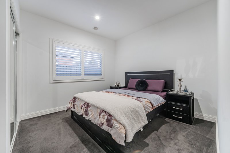 Photo - 9 Boardwalk Rise, Craigieburn VIC 3064 - Image 22