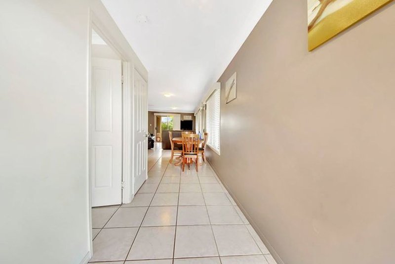 Photo - 9 Booth Court, Cooee Bay QLD 4703 - Image 3