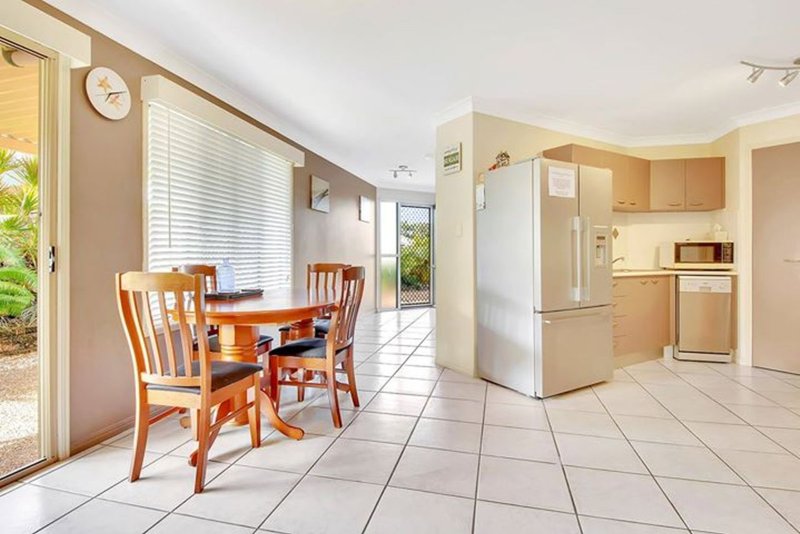 Photo - 9 Booth Court, Cooee Bay QLD 4703 - Image 5