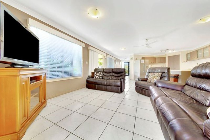 Photo - 9 Booth Court, Cooee Bay QLD 4703 - Image 9