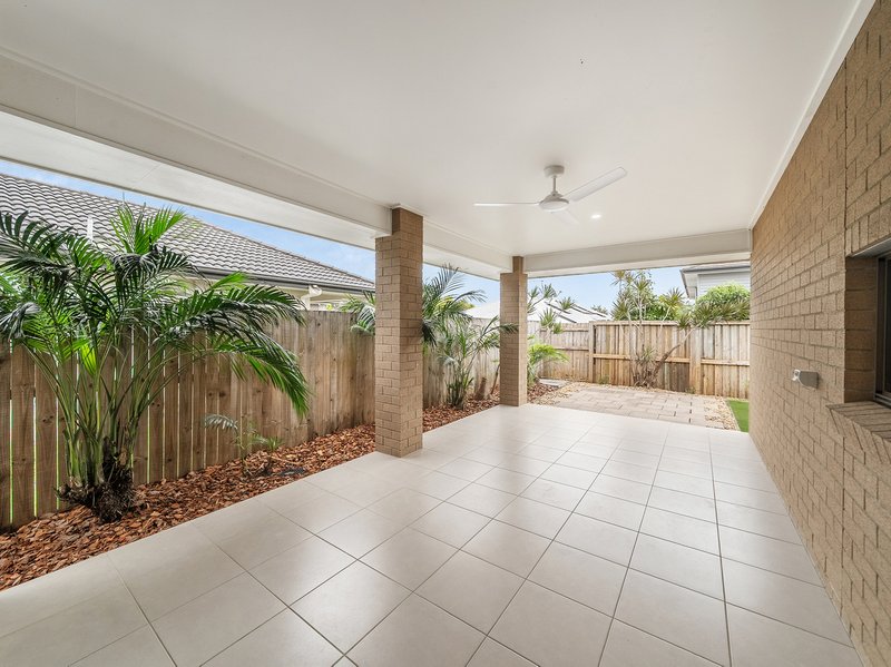 Photo - 9 Borbidge Street, North Lakes QLD 4509 - Image 6