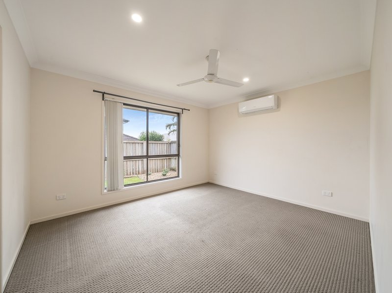 Photo - 9 Borbidge Street, North Lakes QLD 4509 - Image 10