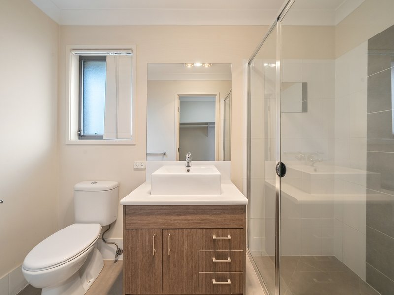 Photo - 9 Borbidge Street, North Lakes QLD 4509 - Image 11