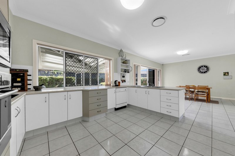 Photo - 9 Bowden Street, Carseldine QLD 4034 - Image 8