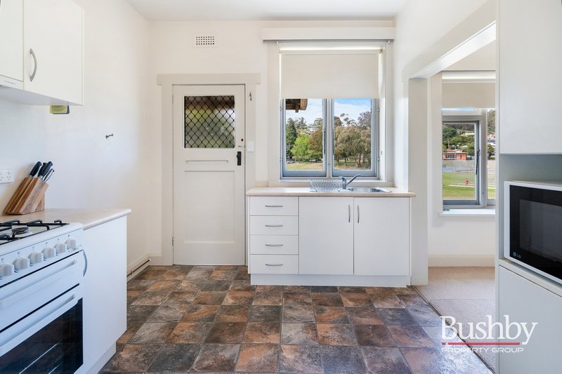 Photo - 9 Bowen Avenue, Trevallyn TAS 7250 - Image 7