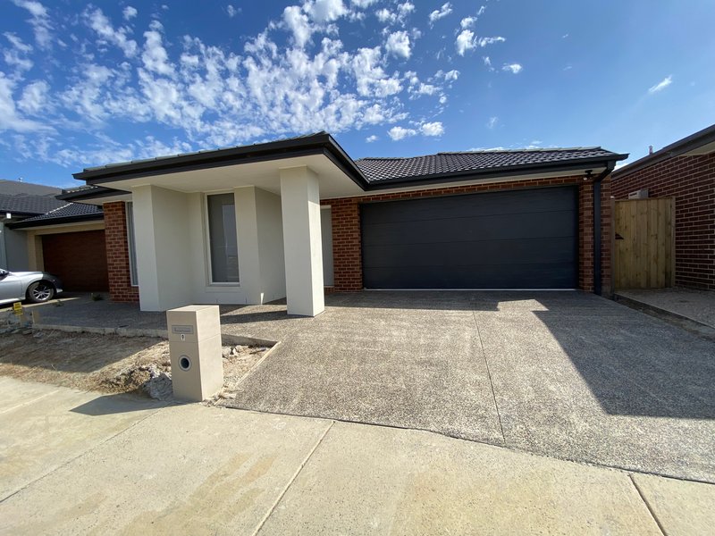 9 Boyce Circuit, Clyde North VIC 3978