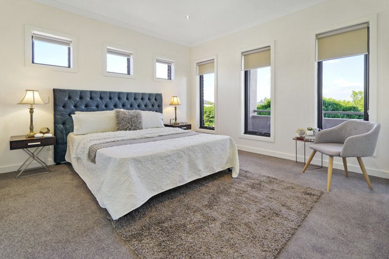 Photo - 9 Braeside Walk, Caroline Springs VIC 3023 - Image 9