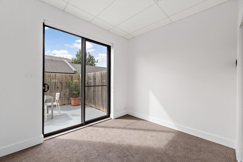 Photo - 9 Braggett Street, Gungahlin ACT 2912 - Image 6