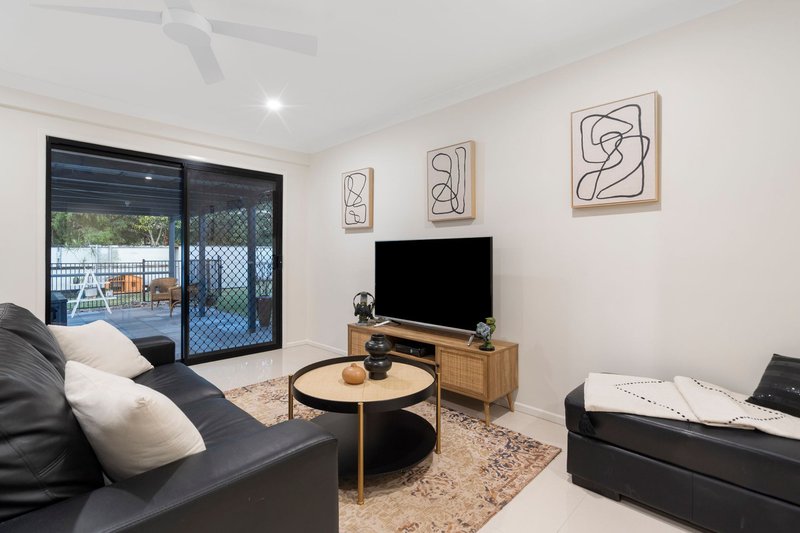 Photo - 9 Bramley Court, Mount Warren Park QLD 4207 - Image 6