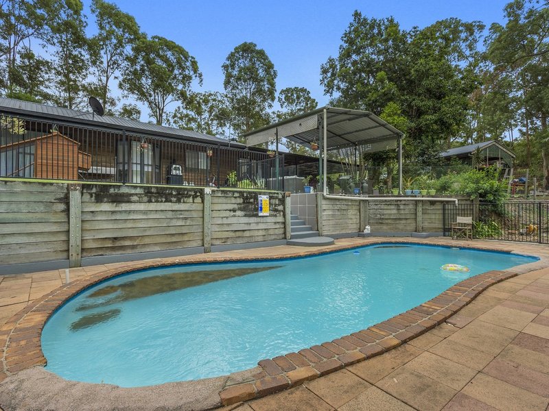 Photo - 9 Branch Creek Road, Clear Mountain QLD 4500 - Image 2
