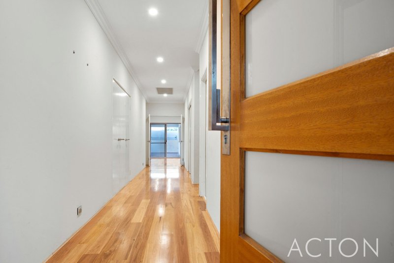 Photo - 9 Breaksea Drive, North Coogee WA 6163 - Image 3