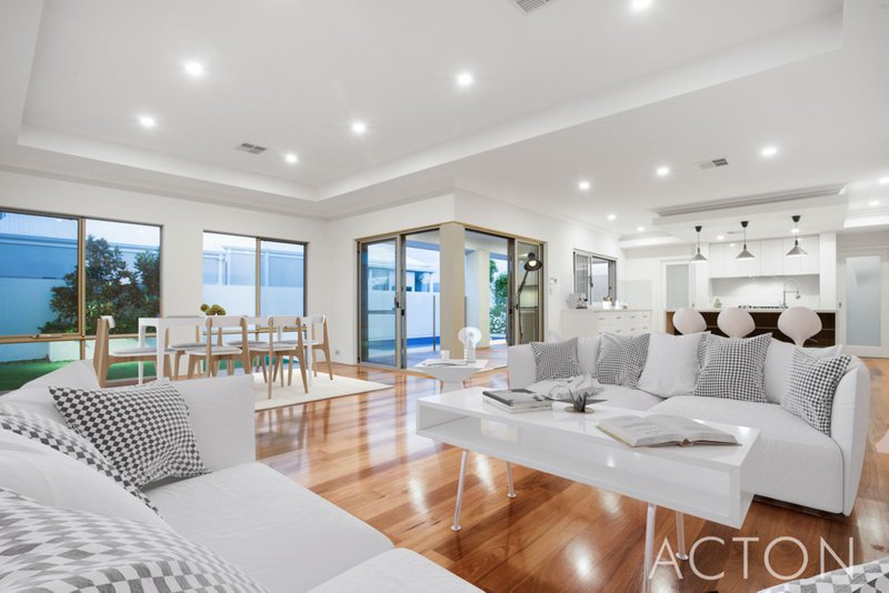 Photo - 9 Breaksea Drive, North Coogee WA 6163 - Image 5