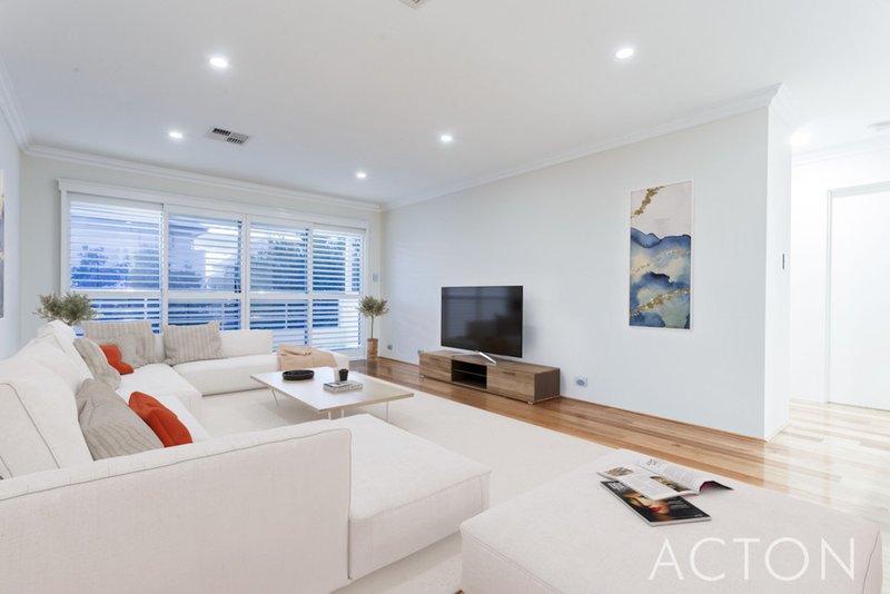 Photo - 9 Breaksea Drive, North Coogee WA 6163 - Image 15