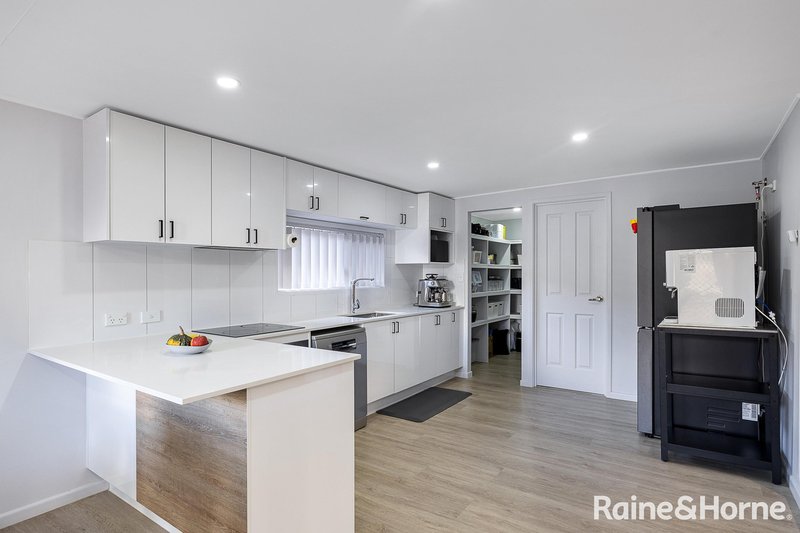 Photo - 9 Brentwood Drive, Daisy Hill QLD 4127 - Image 3