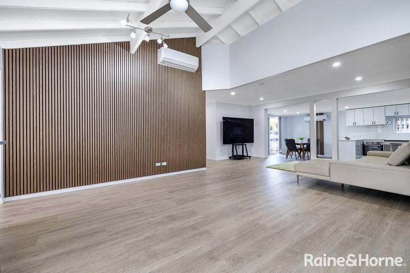 Photo - 9 Brentwood Drive, Daisy Hill QLD 4127 - Image 8