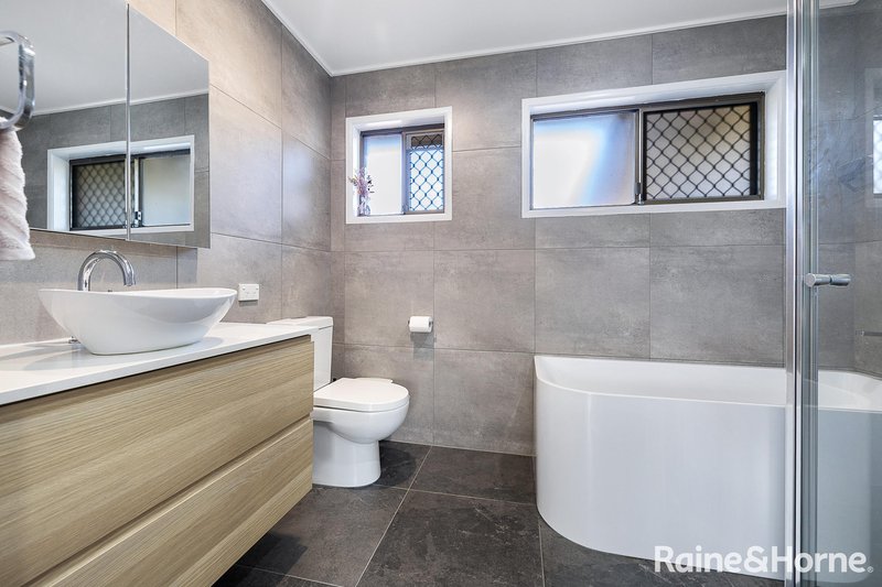 Photo - 9 Brentwood Drive, Daisy Hill QLD 4127 - Image 12