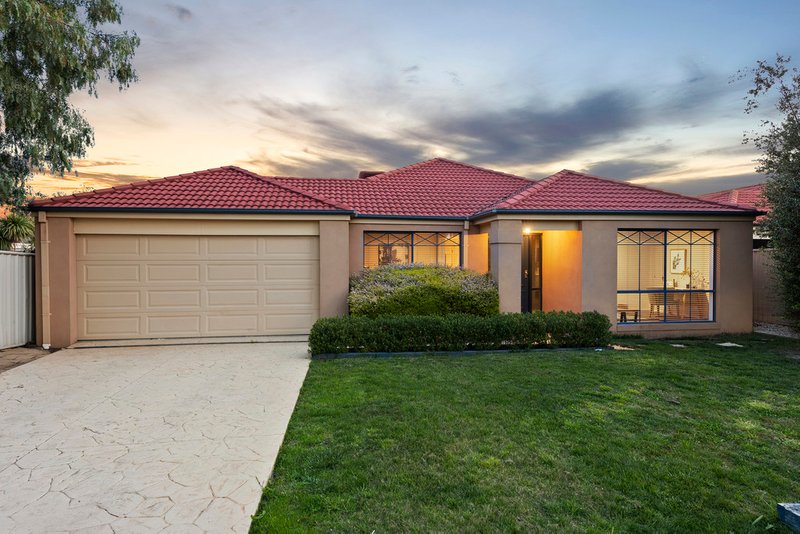 9 Brewster Way, Taylors Hill VIC 3037