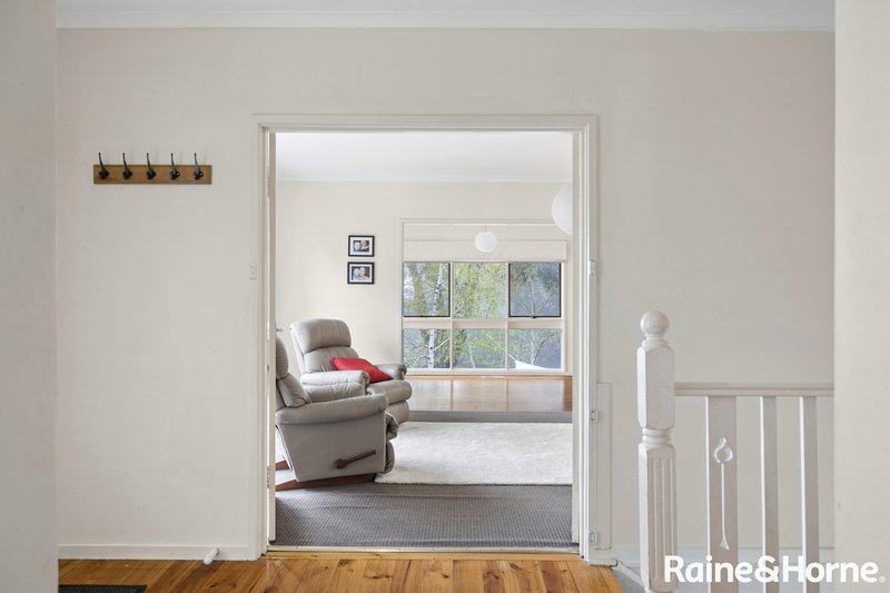 Photo - 9 Brian Road, Woodend VIC 3442 - Image 5