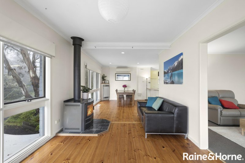 Photo - 9 Brian Road, Woodend VIC 3442 - Image 10