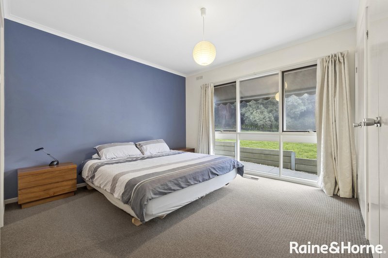 Photo - 9 Brian Road, Woodend VIC 3442 - Image 11