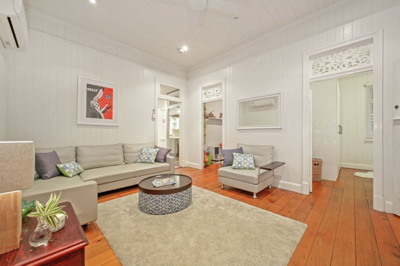 Photo - 9 Brisbane Street, Sandgate QLD 4017 - Image 9