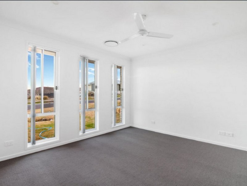 Photo - 9 Broadmead Street, Glenvale QLD 4350 - Image 6