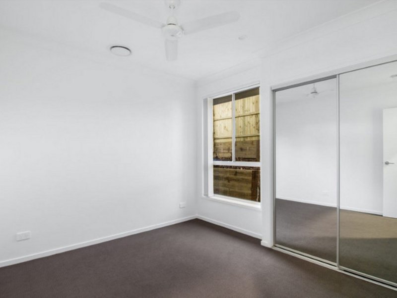 Photo - 9 Broadmead Street, Glenvale QLD 4350 - Image 9