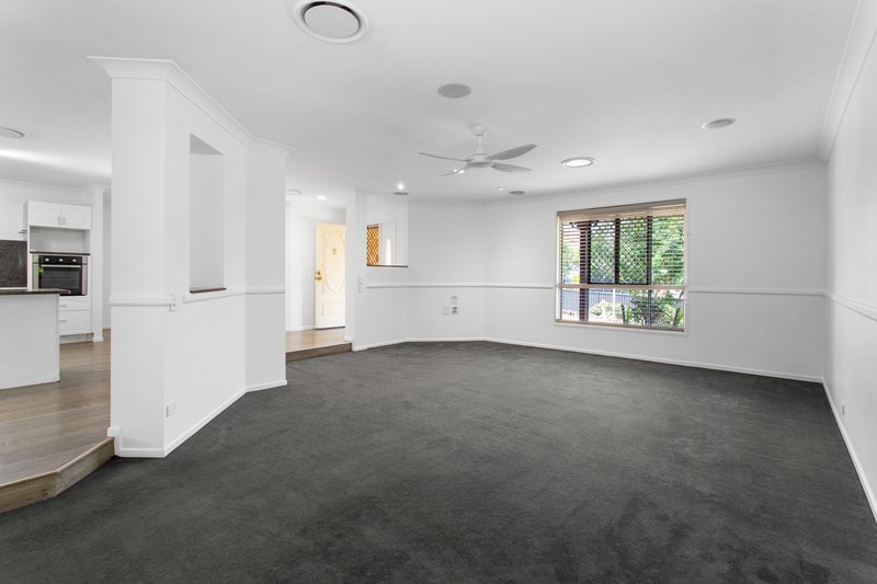 Photo - 9 Bromley Close, Murrumba Downs QLD 4503 - Image 5