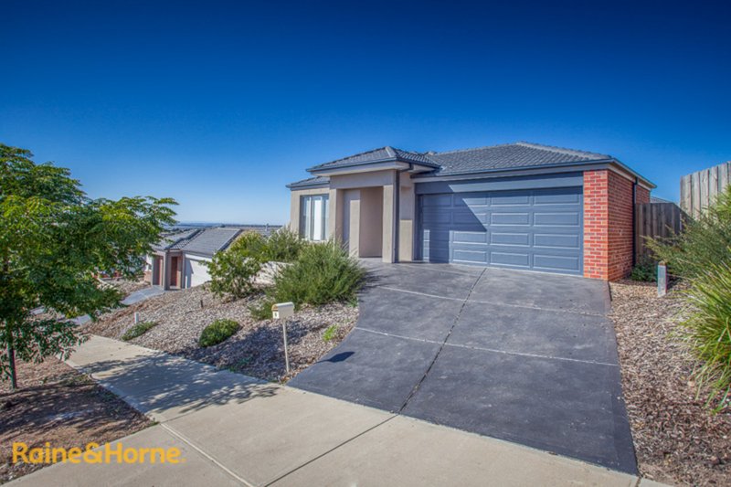 Photo - 9 Broomfield Avenue, Sunbury VIC 3429 - Image 13