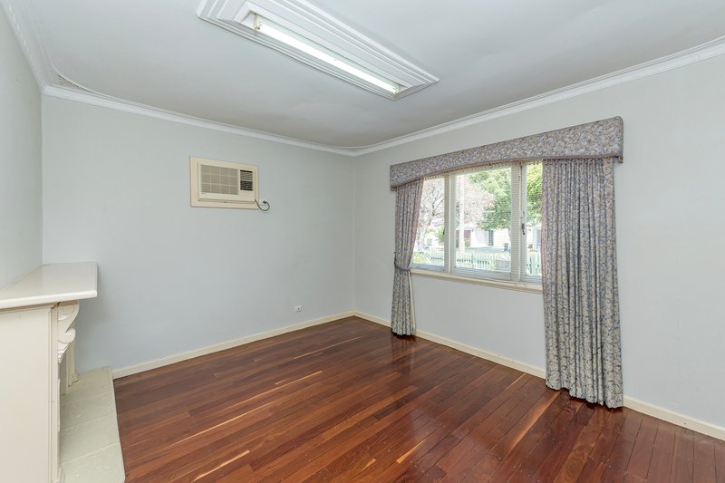 Photo - 9 Brosnan Street, Dianella WA 6059 - Image 6