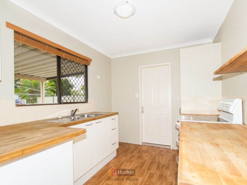 Photo - 9 Brushbox Street, Crestmead QLD 4132 - Image 2