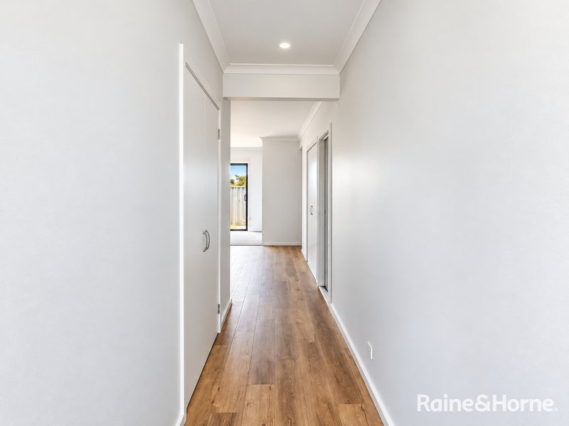 Photo - 9 Bucco Drive, Tarneit VIC 3029 - Image 2