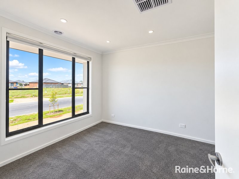 Photo - 9 Bucco Drive, Tarneit VIC 3029 - Image 6