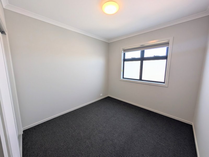 Photo - 9 Buckwheat Walk, Mickleham VIC 3064 - Image 11
