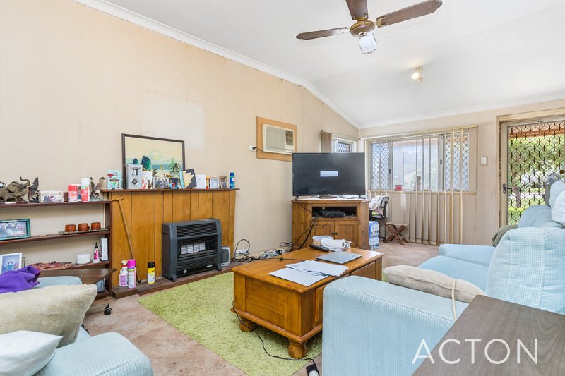 Photo - 9 Burridge Way, Hamilton Hill WA 6163 - Image 6