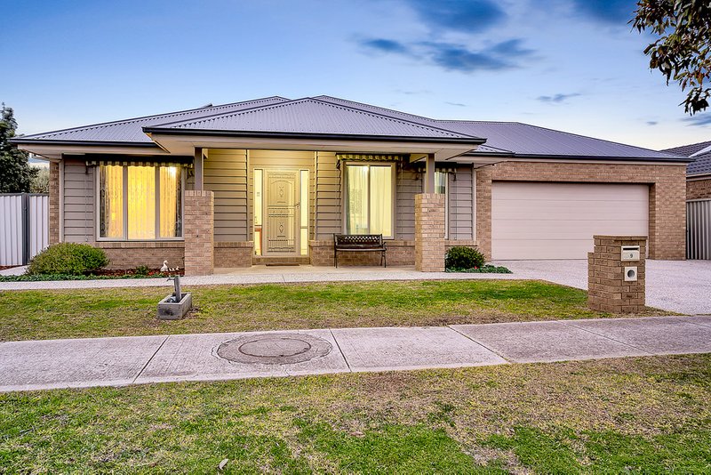 9 Burrora Way, Craigieburn VIC 3064