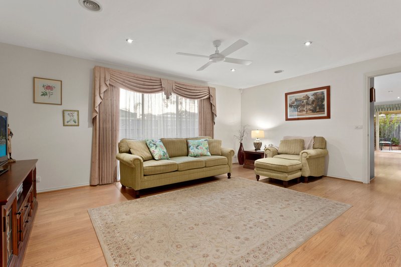 Photo - 9 Bushmans Way, South Morang VIC 3752 - Image 4