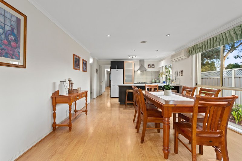 Photo - 9 Bushmans Way, South Morang VIC 3752 - Image 5