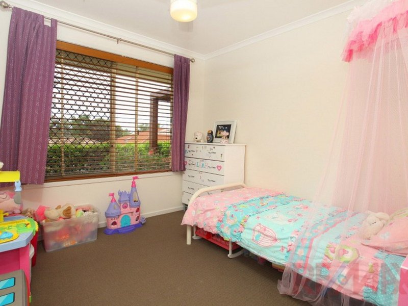 Photo - 9 Cabot Crt , Merrimac QLD 4226 - Image 11