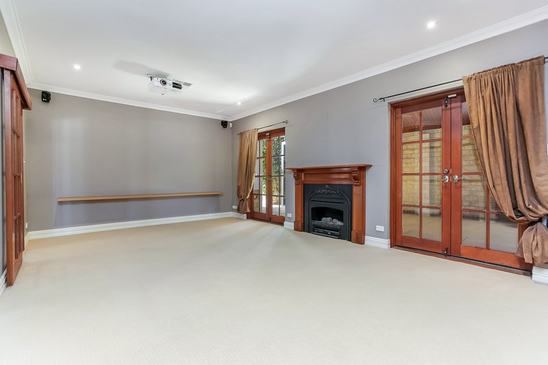 Photo - 9 Caldera Close, Mindarie WA 6030 - Image 4