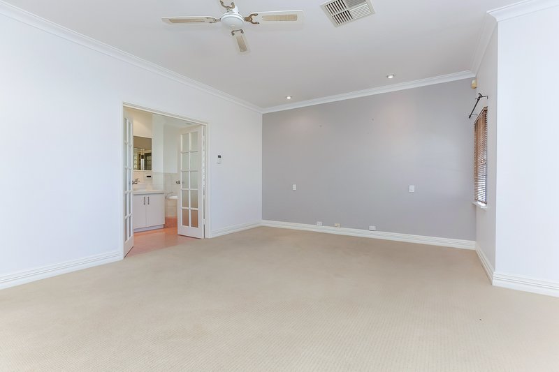 Photo - 9 Caldera Close, Mindarie WA 6030 - Image 8