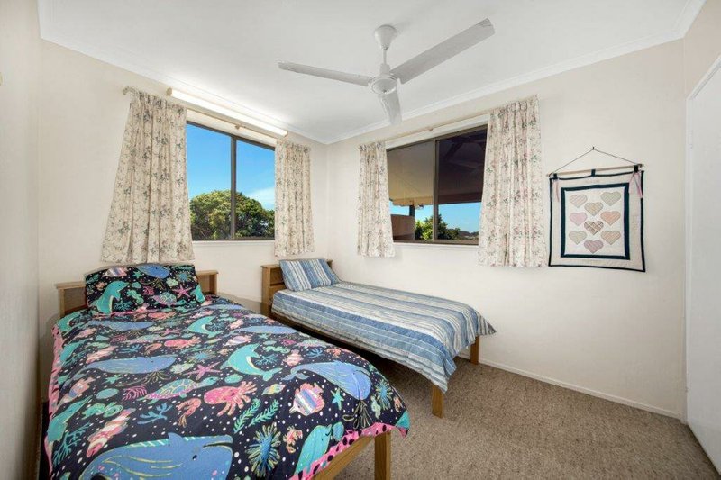 Photo - 9 Caledon Street, Tannum Sands QLD 4680 - Image 15